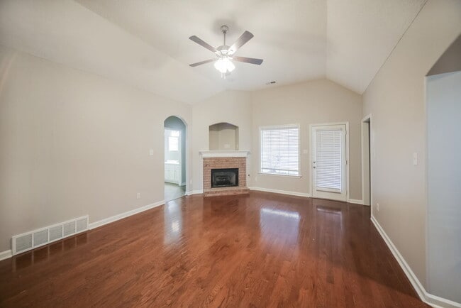 Photo - 8662 Valmont Cir