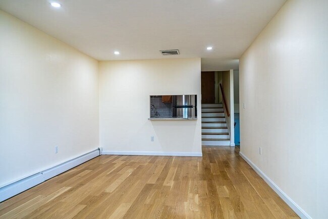 Photo - 321 Harvard St Unit 307