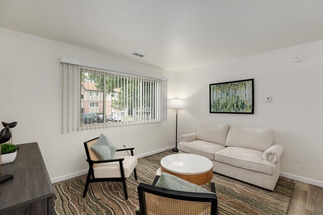 Photo - Pine Creek Apartments