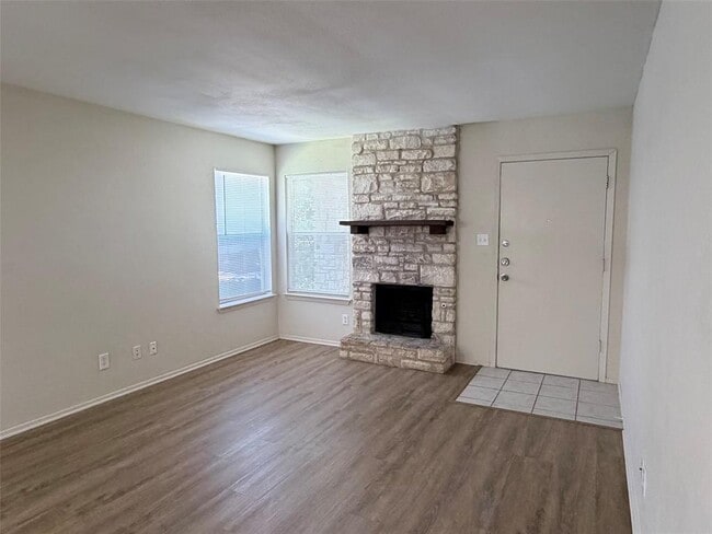 Photo - 410 Linden St