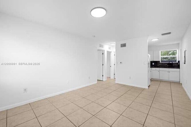 Photo - 573 NE 82nd St Unit 5