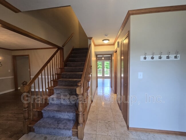 Photo - 1565 Old Barn Cir