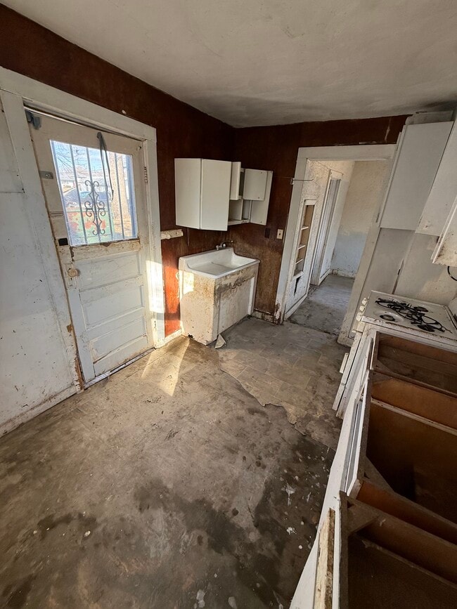 Photo - 1700 W Grand Ave