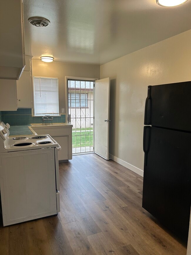 Photo - 1930 N 1st St