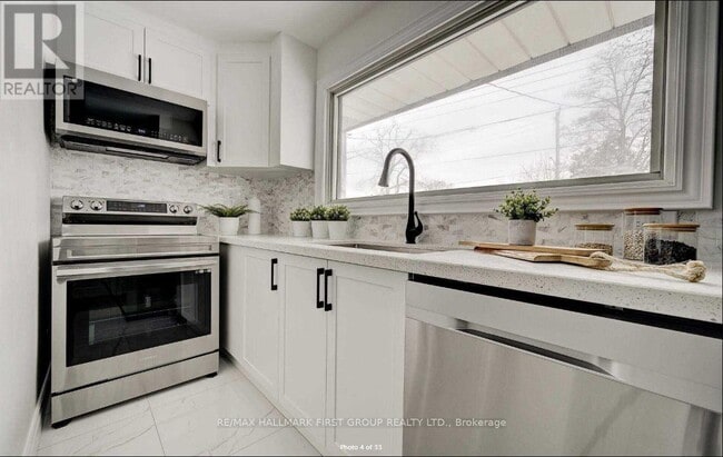 Photo - 167 Harmony Rd N