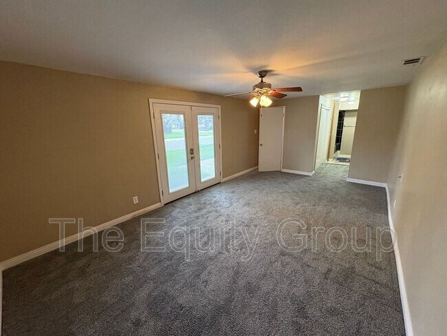 Photo - 600 N Dickran Dr