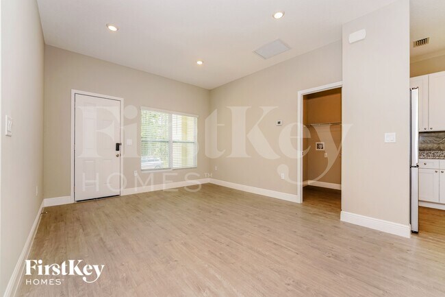 Photo - 446 Reading St SE