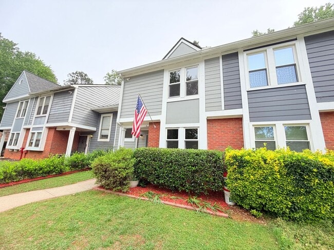 Photo - 1145 Berkley Dr SE