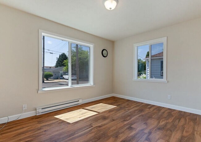 Photo - 271 Jennings St