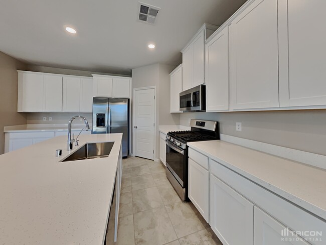 Photo - 2831 Lindsey Spgs St