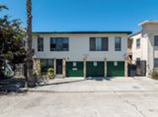441 LINDEN AVE