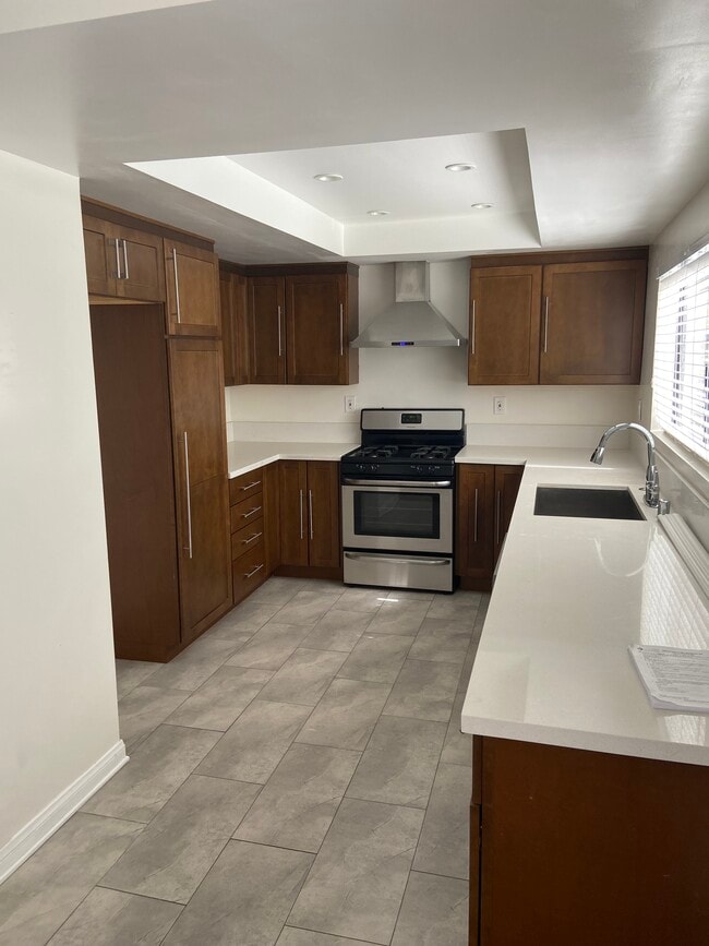 Photo - 2115 Carnegie Ln Unit 4