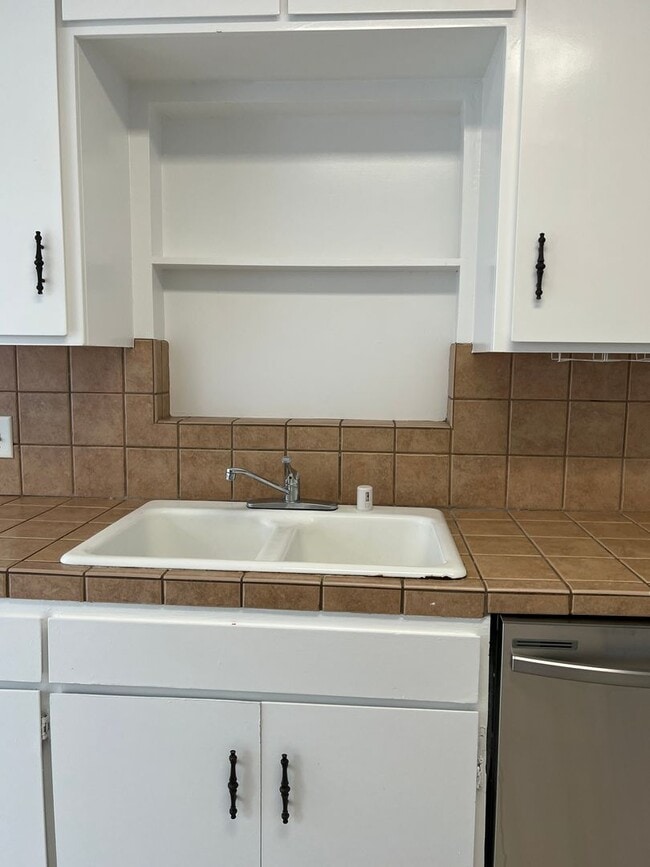 142 Redwood Ave