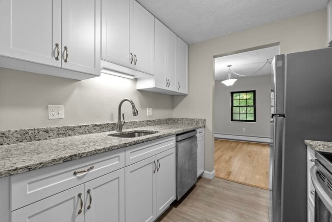 Building Photo - 16 Winter St Unit 32C