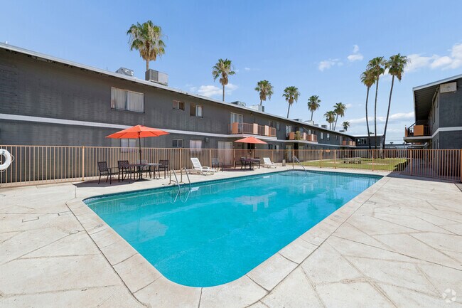 Pool - Montclair Apartments