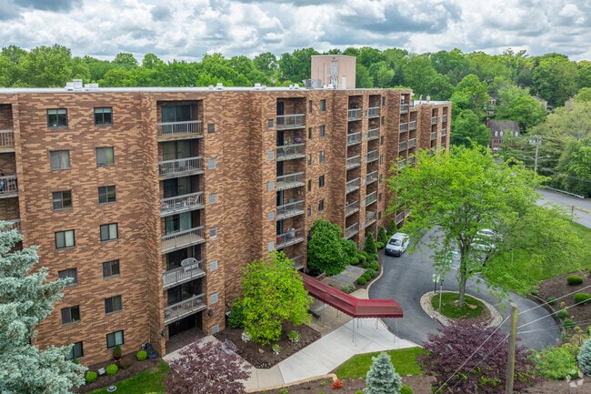 Photo - Cochran Hall Condominium