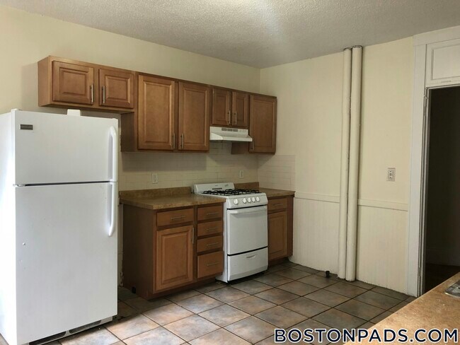 Building Photo - 8 Barrows St