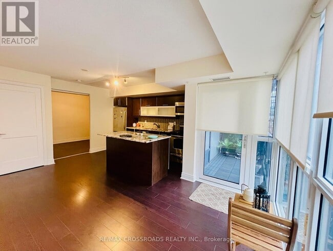 Photo - 28 Ted Rogers Way Unité 405