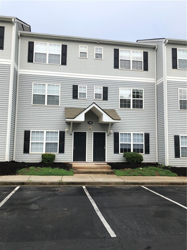 Building Photo - 116 University Village Dr Rental