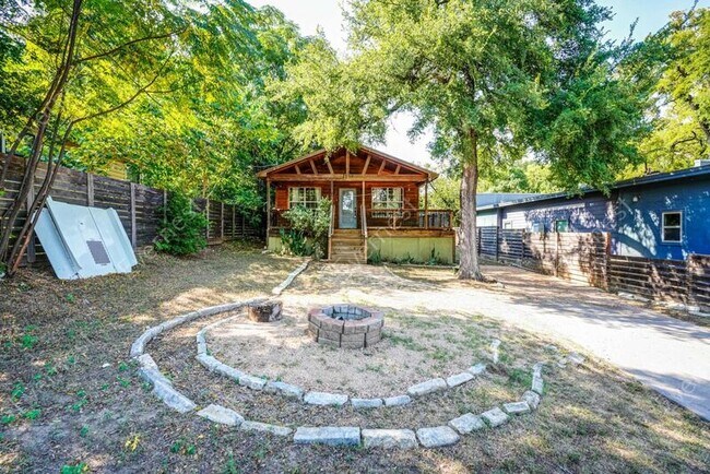 Photo - 2504 E 9th St