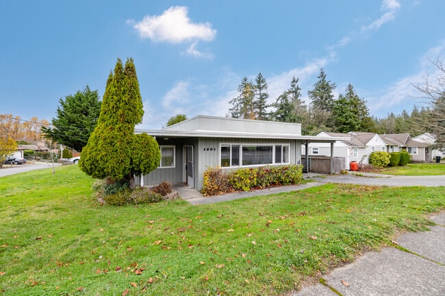 Building Photo - 1201 E Fir St