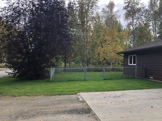 Front yard - 2835 Marathon Way