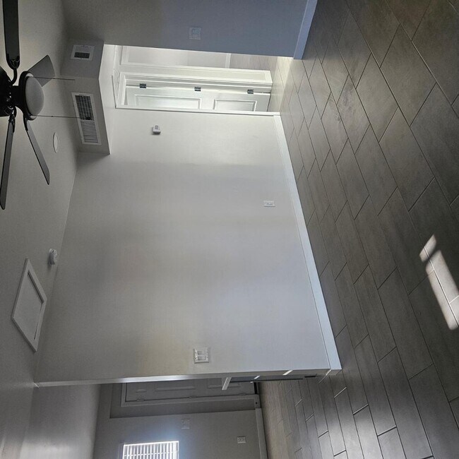 Photo - 3326 N 66th Pl Unidad Apt 4