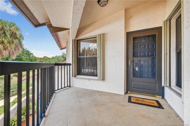 Photo - 6110 SE Martinique Dr Unidad 201