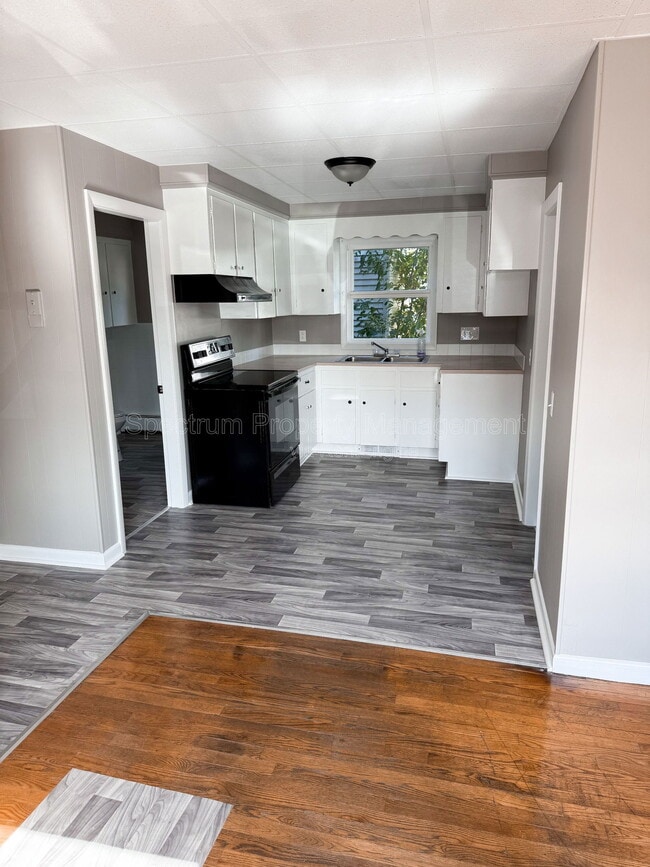 Building Photo - 88 Elm St Unit 2