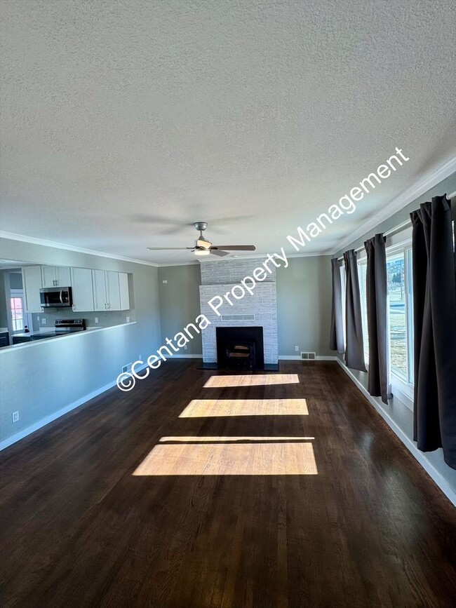 Photo - 4 bedroom 2 Bathroom with large yard in Anaconda