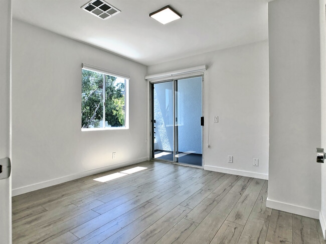 Photo - 1818 Camden Ave