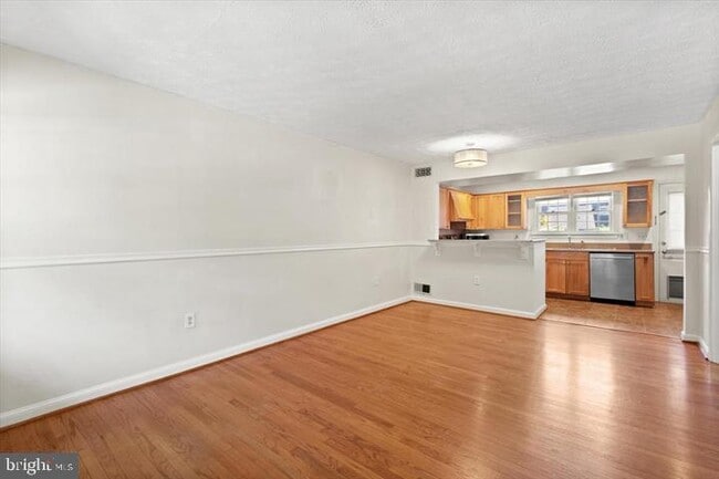 Building Photo - 138 S Virginia Ave