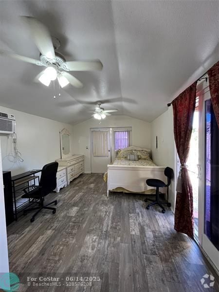 Building Photo - 242 NE 39th Ct Rental