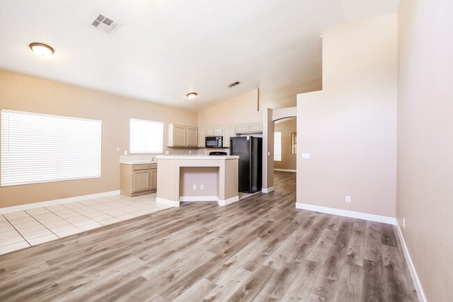 Photo - 1736 Shadow Bay Ct