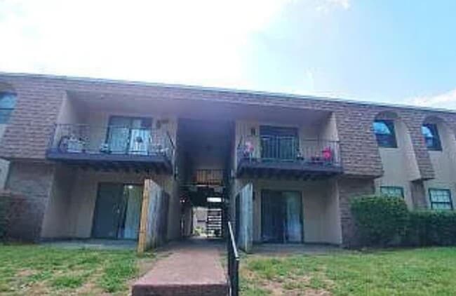 Photo - 420 Walton Ln