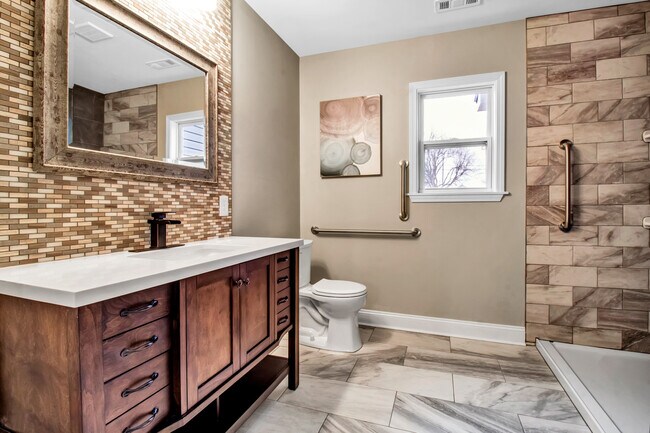 Bathroom - 11269 Broadway St Unit Ledgestone village