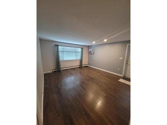 Photo - 20504-2095A 95a Ave