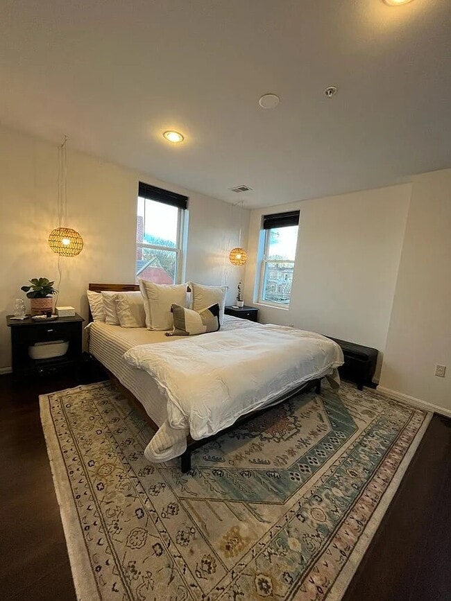 Photo - 2517 Saint Paul St Unidad #3