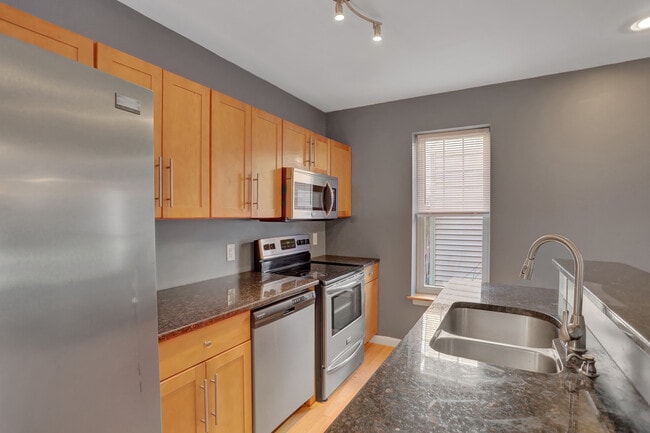 Photo - 605 Grace St