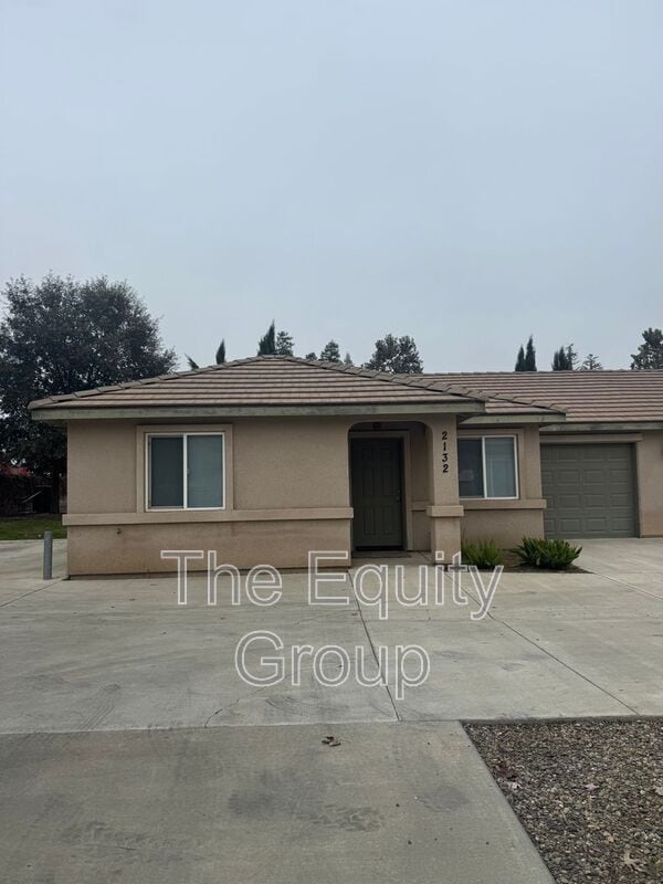 Building Photo - 2132 W Lark Ave