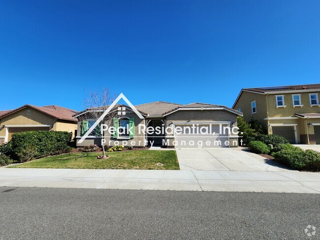 Building Photo - Updated 4bd/3ba Roseville Home with 2 Car ...