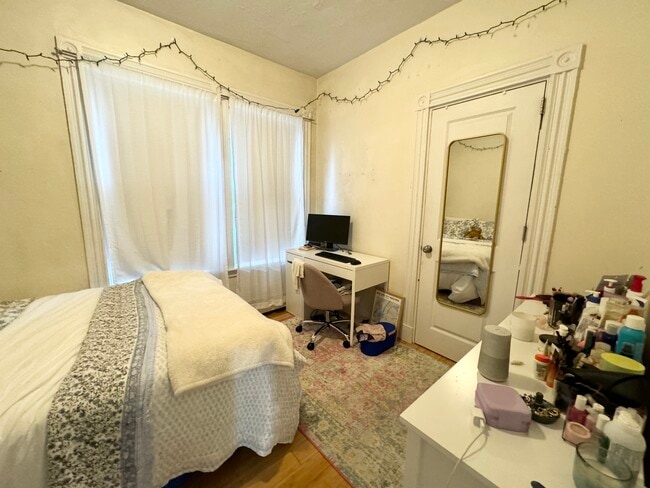 Photo - 80 Hillside St