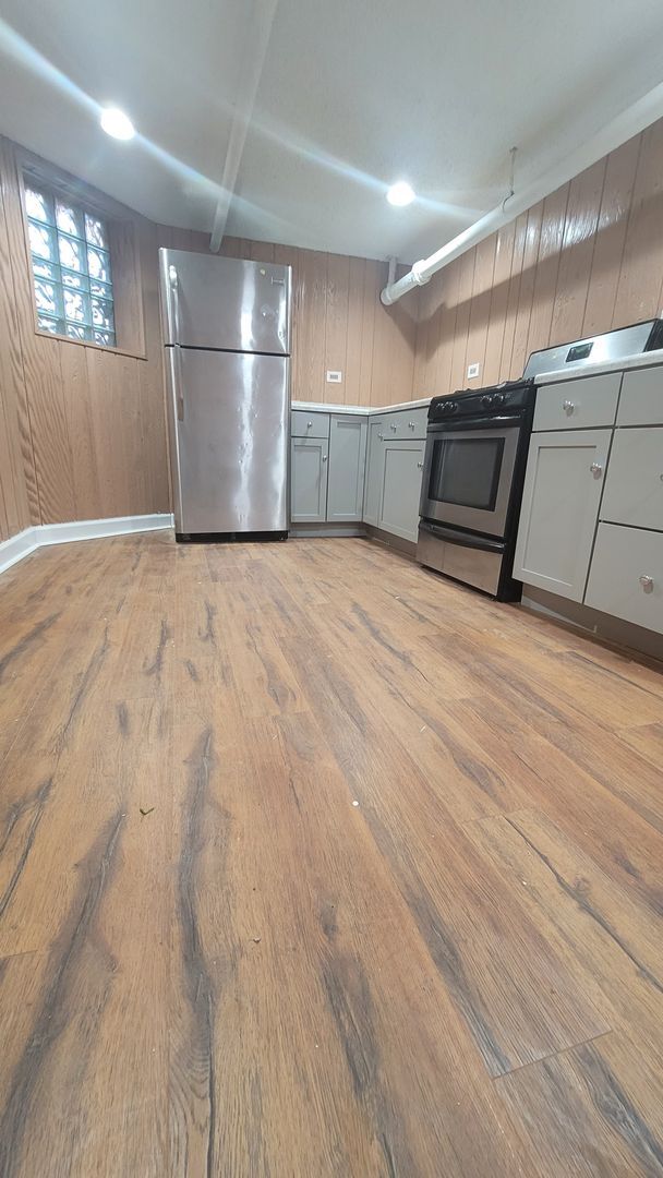 Building Photo - Chatham Properties LLC II Unit G