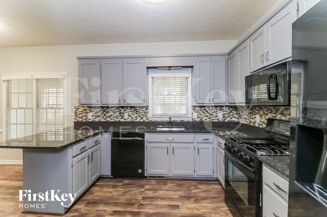 Photo - 7285 Wyngate Dr