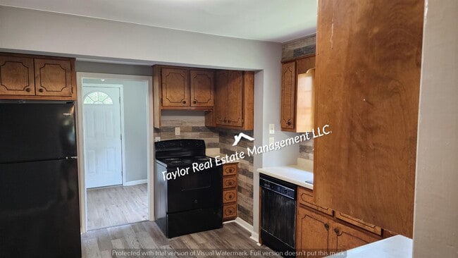 Photo - 205 Button Ave