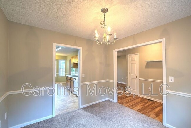 Photo - 5 Fieldcrest Ct
