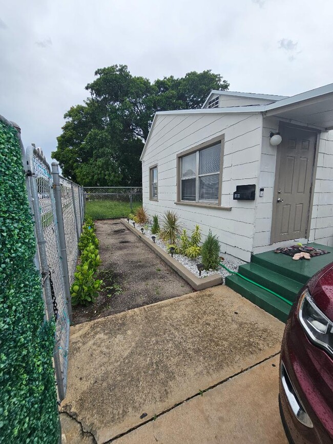 Photo - 1013 State St