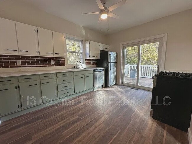 Photo - 206 W Washington St