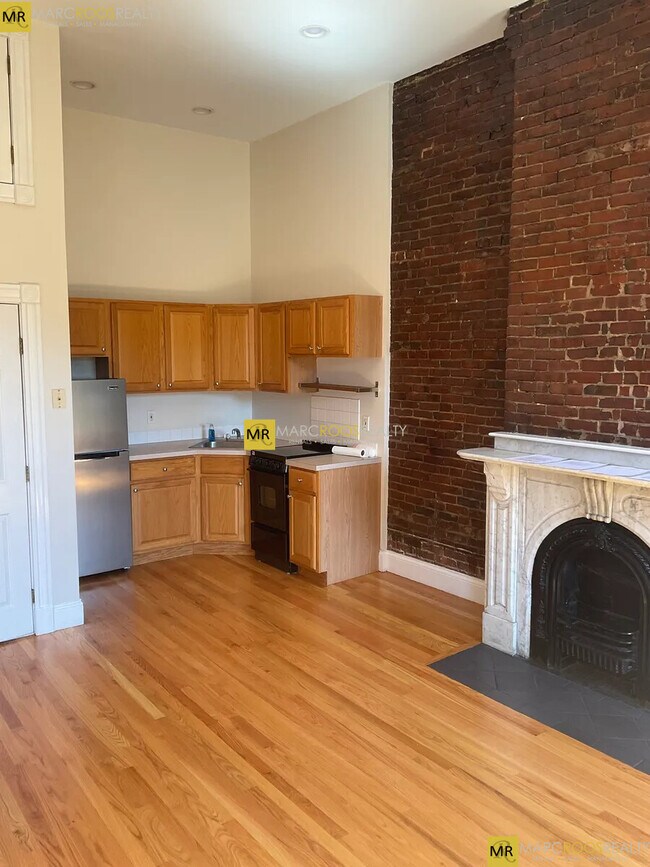 Photo - 674 Tremont St Unit 1R