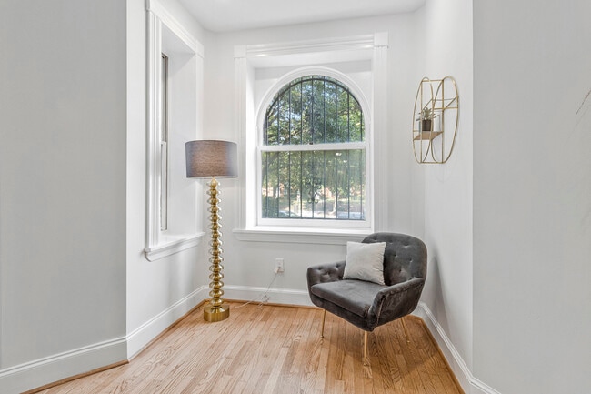 Photo - 1443 East Capital St SE